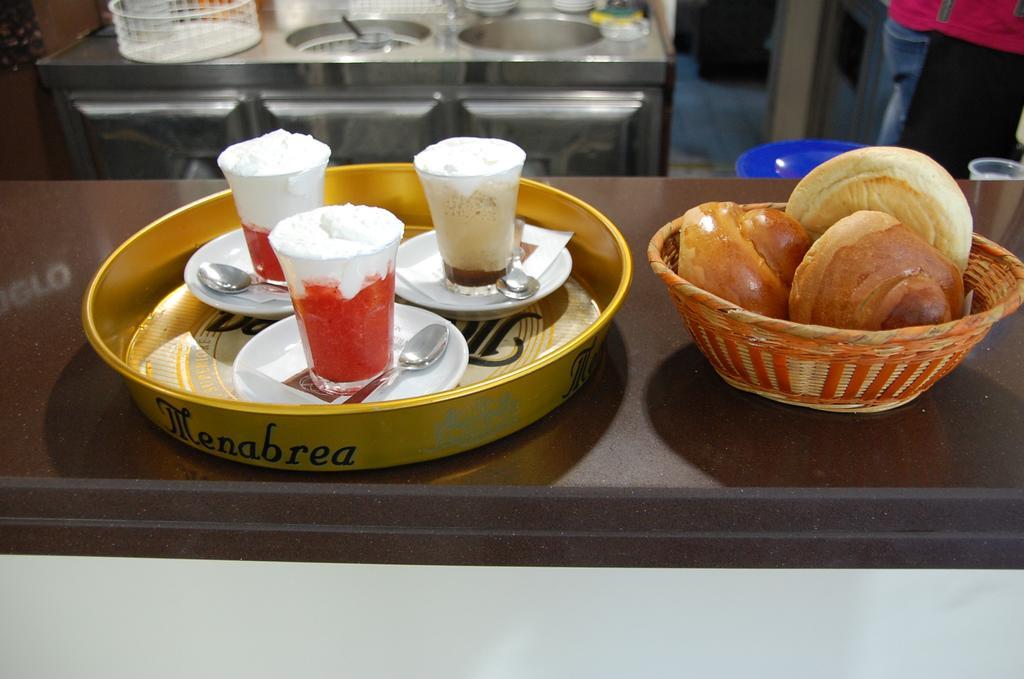 Castello Di Sotto Bed and Breakfast Milazzo Rum bild