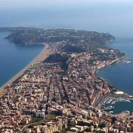 Castello Di Sotto Bed and Breakfast Milazzo Rum bild